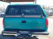 1995 GMC Sierra 1500 z VIN 2GTEC19K7S1506164, wystawiony jako IAAI lot #42595774 z przebiegiem 202 675 mil mil oraz . Historia ofert i sprzedaży dostępna na DreamBid. Obrazek 16.