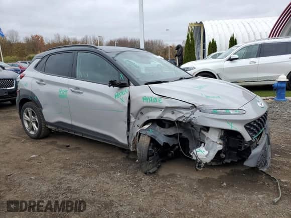 2022 Hyundai Kona SEL с VIN KM8K6CAB8NU916283, выставлен на аукционе Copart как лот 89888505 с пробегом 106 328 миль миль и Списание • Salvage title. История ставок и продаж доступна на DreamBid. Изображение 4.