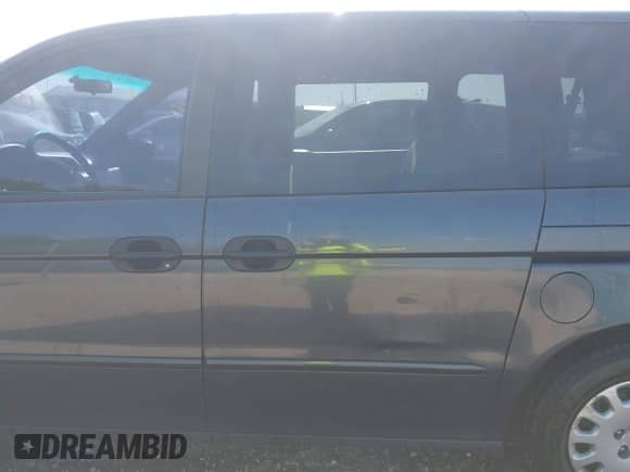 2004 Honda Odyssey LX with VIN 5FNRL18504B126077, listed as a IAAI auction lot 42568123 with 139,930 mi miles and . Bid and sale history available at DreamBid. Image 14.