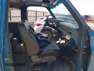 1988 Chevrolet Blazer z VIN 1GNEV18K2JF151480, wystawiony jako IAAI lot #42590420 z przebiegiem Nie podano mil oraz . Historia ofert i sprzedaży dostępna na DreamBid. Obrazek 5.