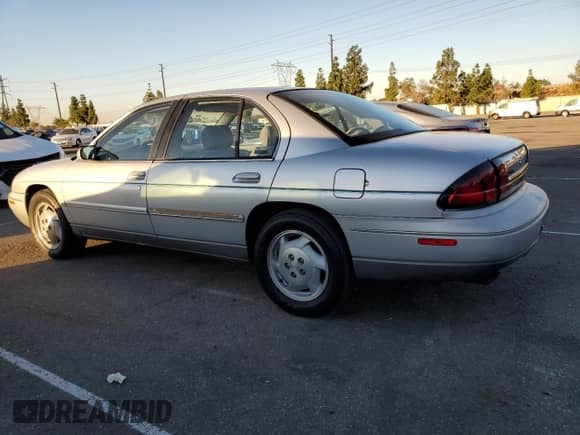 1995 Chevrolet Lumina с VIN 2G1WN52X8S9332241, выставлен на аукционе Copart как лот 76919794 с пробегом 72 304 миль миль и Чистый • Clean title. История ставок и продаж доступна на DreamBid. Изображение 2.