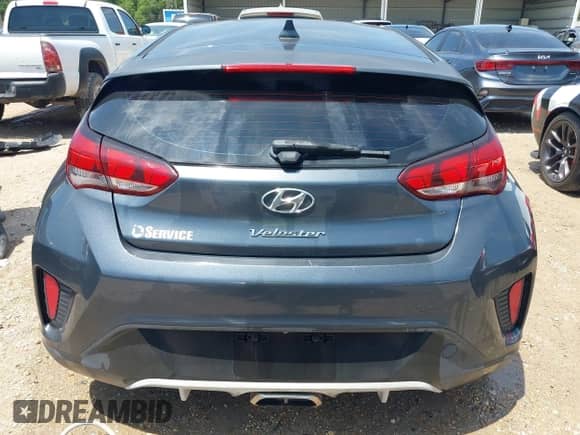 2019 Hyundai Veloster 2.0 z VIN KMHTG6AFXKU016745, wystawiony jako IAAI lot #42137343 z przebiegiem 90 095 mil mil oraz . Historia ofert i sprzedaży dostępna na DreamBid. Obrazek 16.