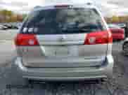 2010 Toyota Sienna CE с VIN 5TDKK4CC1AS289727, выставлен на аукционе Copart как лот 89536445 с пробегом 177 097 миль миль и Списание • Salvage title. История ставок и продаж доступна на DreamBid. Изображение 6.