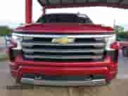 2025 Chevrolet Silverado 1500 z VIN 1GCUKJED9SZ256374, wystawiony jako IAAI lot #43282226 z przebiegiem 8 215 mil mil oraz . Historia ofert i sprzedaży dostępna na DreamBid. Obrazek 12.