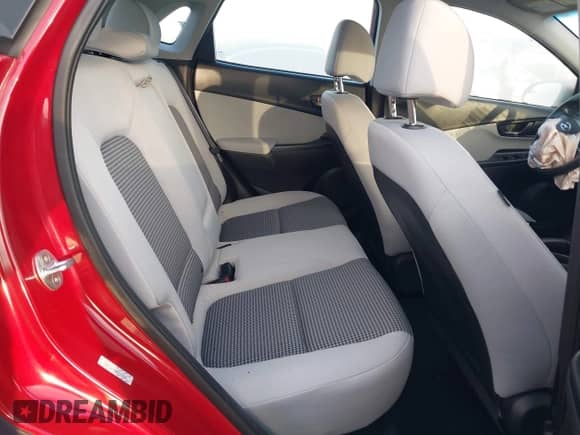 2022 Hyundai Kona SE z VIN KM8K2CAB3NU777045, wystawiony jako IAAI lot #43320804 z przebiegiem 33 773 mil mil oraz . Historia ofert i sprzedaży dostępna na DreamBid. Obrazek 8.