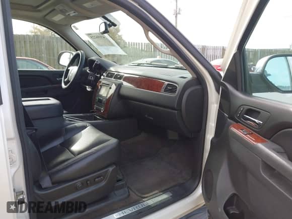 2012 Chevrolet Suburban LTZ с VIN 1GNSKKE74CR182183, выставлен на аукционе IAAI как лот 43556225 с пробегом 210 228 миль миль и . История ставок и продаж доступна на DreamBid. Изображение 5.