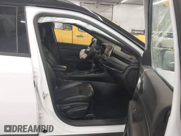 2023 Jeep Compass Latitude с VIN 3C4NJDBN8PT549803, выставлен на аукционе IAAI как лот 42537527 с пробегом 10 295 миль миль и . История ставок и продаж доступна на DreamBid. Изображение 5.