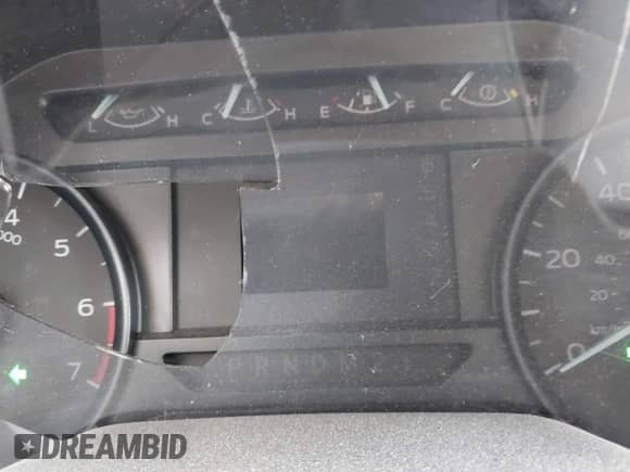 2019 Ford F-250 XL z VIN 1FT7X2B67KEE59717, wystawiony jako IAAI lot #42919060 z przebiegiem Nie podano mil oraz . Historia ofert i sprzedaży dostępna na DreamBid. Obrazek 13.