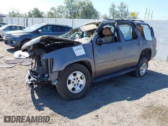 2013 Chevrolet Tahoe LT с VIN 1GNSKBE04DR333995, выставлен на аукционе IAAI как лот 42688248 с пробегом 202 577 миль миль и . История ставок и продаж доступна на DreamBid. Изображение 2.