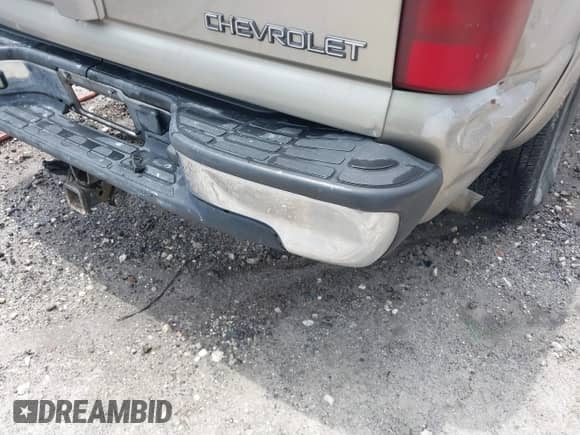 2002 Chevrolet Suburban LT с VIN 1GNEC16Z32J197548, выставлен на аукционе IAAI как лот 42258025 с пробегом 330 484 миль миль и . История ставок и продаж доступна на DreamBid. Изображение 12.
