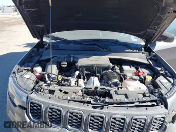 2024 Jeep Compass Trailhawk с VIN 3C4NJDDN4RT135384, выставлен на аукционе IAAI как лот 41251948 с пробегом 6 981 миль миль и . История ставок и продаж доступна на DreamBid. Изображение 10.
