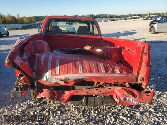 2003 Chevrolet S-10 LS with VIN 1GCCS19X238220727, listed as a Copart auction lot 82305045 with 121,993 mi miles and Clean title. Bid and sale history available at DreamBid. Image 6.