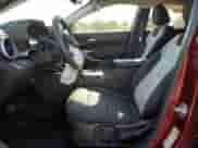 2024 Chevrolet Trax LS z VIN KL77LFE20RC119985, wystawiony jako Copart lot #71062135 z przebiegiem 27 014 mil mil oraz Szkoda całkowita • Salvage title. Historia ofert i sprzedaży dostępna na DreamBid. Obrazek 7.