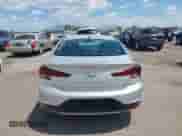 2019 Hyundai Elantra SEL z VIN 5NPD84LF8KH428180, wystawiony jako IAAI lot #43052707 z przebiegiem 103 157 mil mil oraz . Historia ofert i sprzedaży dostępna na DreamBid. Obrazek 16.