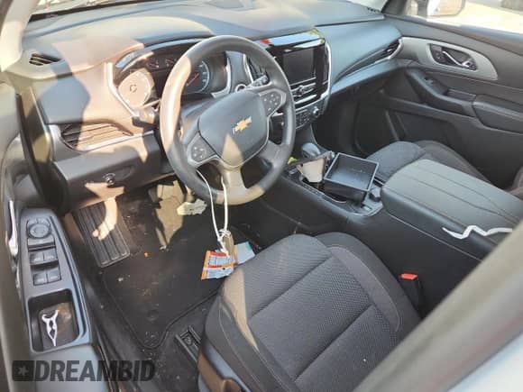 2021 Chevrolet Traverse LS z VIN 1GNEVFKW3MJ155743, wystawiony jako Copart lot #80560905 z przebiegiem Nie podano mil oraz Szkoda całkowita • Salvage title. Historia ofert i sprzedaży dostępna na DreamBid. Obrazek 8.