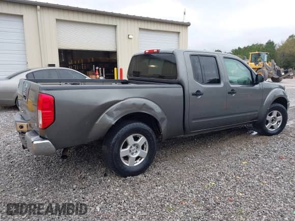 2008 Nissan Frontier SE z VIN 1N6AD09U08C450592, wystawiony jako IAAI lot #43533655 z przebiegiem 179 933 mil mil oraz . Historia ofert i sprzedaży dostępna na DreamBid. Obrazek 6.