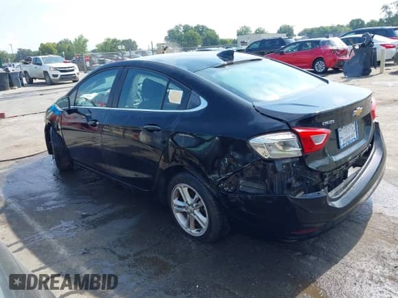 2018 Chevrolet Cruze LT с VIN 1G1BE5SM9J7215806, выставлен на аукционе IAAI как лот 42943866 с пробегом 118 203 миль миль и . История ставок и продаж доступна на DreamBid. Изображение 14.