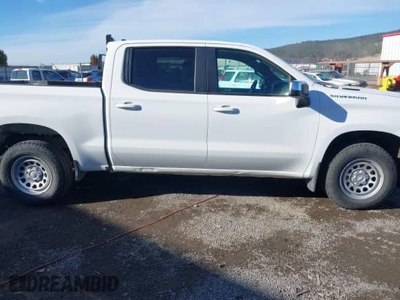 2020 Chevrolet Silverado 1500 LT with VIN 3GCUYDED9LG235896, listed as a IAAI auction lot 43487697 with 147,337 mi miles and . Bid and sale history available at DreamBid. Image 13.