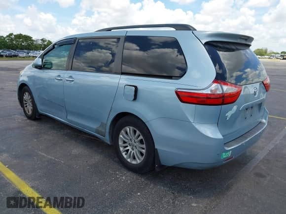 2015 Toyota Sienna XLE with VIN 5TDYK3DC3FS537633, listed as a IAAI auction lot 42534653 with 250,730 mi miles and . Bid and sale history available at DreamBid. Image 3.