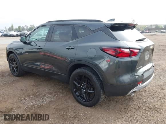 2020 Chevrolet Blazer LT z VIN 3GNKBCRS8LS537972, wystawiony jako IAAI lot #43260979 z przebiegiem 103 372 mil mil oraz . Historia ofert i sprzedaży dostępna na DreamBid. Obrazek 3.