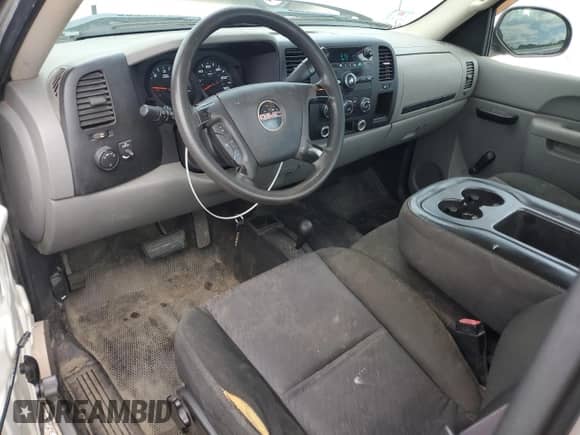 2011 GMC Sierra 1500 Work Truck z VIN 1GTN2TEA3BZ172539, wystawiony jako Copart lot #68126505 z przebiegiem 83 942 mil mil oraz Czysty tytuł • Clean title. Historia ofert i sprzedaży dostępna na DreamBid. Obrazek 8.