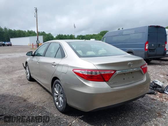 2016 Toyota Camry XLE с VIN 4T4BF1FK1GR519570, выставлен на аукционе IAAI как лот 42699768 с пробегом 136 817 миль миль и . История ставок и продаж доступна на DreamBid. Изображение 3.