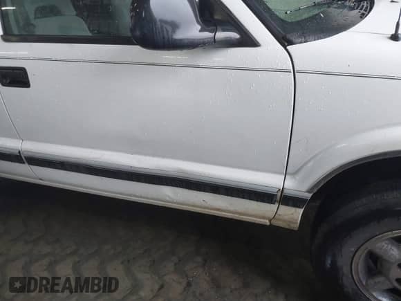 1997 Chevrolet Blazer LS с VIN 1GNDT13W5V2183154, выставлен на аукционе IAAI как лот 41533503 с пробегом 270 184 миль миль и . История ставок и продаж доступна на DreamBid. Изображение 12.