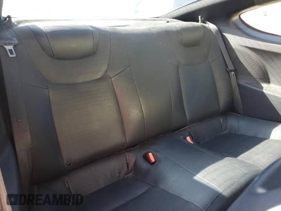 2015 Hyundai Genesis Coupe R-Spec z VIN KMHHU6KJ0FU126016, wystawiony jako Copart lot #49321115 z przebiegiem 141 007 mil mil oraz Szkoda całkowita • Salvage title. Historia ofert i sprzedaży dostępna na DreamBid. Obrazek 10.