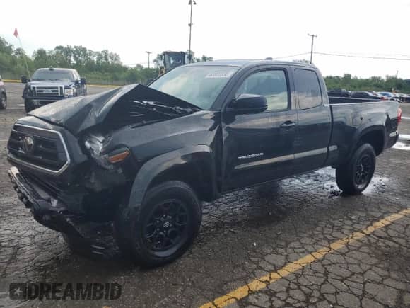 2022 Toyota Tacoma SR z VIN 3TYSZ5AN0NT077417, wystawiony jako Copart lot #62022335 z przebiegiem 9 254 mil mil oraz Nie do naprawy • Non repairable. Historia ofert i sprzedaży dostępna na DreamBid. Obrazek 1.