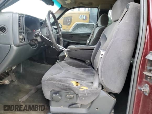 2001 GMC Sierra 1500 SLE z VIN 2GTEC19TX11273016, wystawiony jako Copart lot #71158645 z przebiegiem 306 098 mil mil oraz Szkoda całkowita • Salvage title. Historia ofert i sprzedaży dostępna na DreamBid. Obrazek 7.