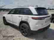 2022 Jeep Grand Cherokee Laredo z VIN 1C4RJHAG6N8615997, wystawiony jako Copart lot #58811095 z przebiegiem 33 780 mil mil oraz Szkoda całkowita • Salvage title. Historia ofert i sprzedaży dostępna na DreamBid. Obrazek 2.