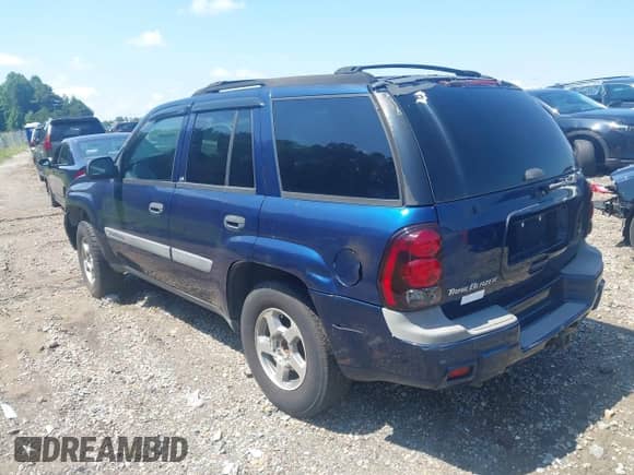 2004 Chevrolet TrailBlazer LT with VIN 1GNDS13S642115766, listed as a IAAI auction lot 42696325 with 280,733 mi miles and . Bid and sale history available at DreamBid. Image 3.