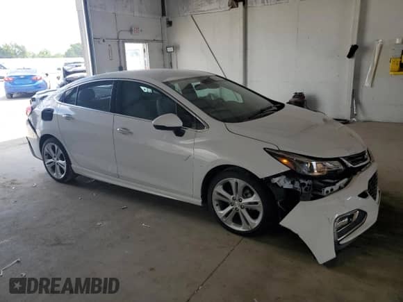 2018 Chevrolet Cruze Premier с VIN 1G1BF5SM2J7200710, выставлен на аукционе Copart как лот 68447145 с пробегом 41 254 миль миль и Списание • Salvage title. История ставок и продаж доступна на DreamBid. Изображение 4.
