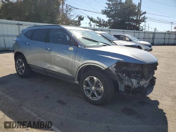 2025 Chevrolet Blazer LT with VIN 3GNKBCR45SS179889, listed as a Copart auction lot 85576195 with 4,403 mi miles and Salvage title. Bid and sale history available at DreamBid. Image 4.
