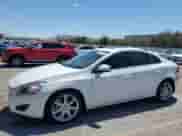 2013 Volvo S60 T6 R-Design Platinum с VIN YV1902FHXD2179720, выставлен на аукционе Copart как лот 56236895 с пробегом 150 128 миль миль и Списание • Salvage title. История ставок и продаж доступна на DreamBid. Изображение 1.