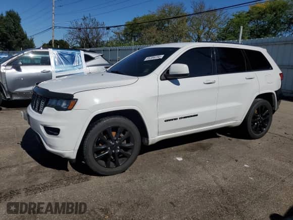 2018 Jeep Grand Cherokee Altitude z VIN 1C4RJFAG1JC211176, wystawiony jako Copart lot #85386285 z przebiegiem 108 565 mil mil oraz Szkoda całkowita • Salvage title. Historia ofert i sprzedaży dostępna na DreamBid. Obrazek 1.
