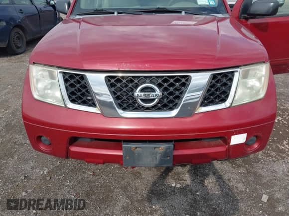 2005 Nissan Pathfinder SE z VIN 5N1AR18W25C769867, wystawiony jako IAAI lot #43158627 z przebiegiem 214 763 mil mil oraz . Historia ofert i sprzedaży dostępna na DreamBid. Obrazek 6.