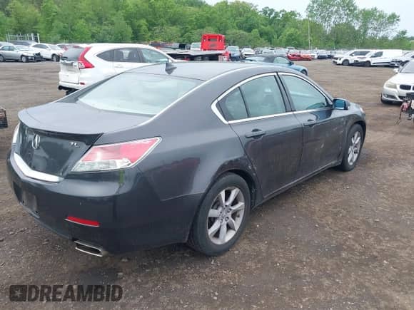 2014 Acura TL Technology z VIN 19UUA8F58EA001450, wystawiony jako IAAI lot #42256124 z przebiegiem 121 400 mil mil oraz . Historia ofert i sprzedaży dostępna na DreamBid. Obrazek 17.