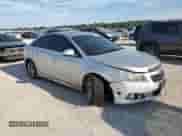 2014 Chevrolet Cruze 2LT с VIN 1G1PE5SB9E7271576, выставлен на аукционе Copart как лот 62423055 с пробегом 169 924 миль миль и Списание • Salvage title. История ставок и продаж доступна на DreamBid. Изображение 4.