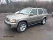 2003 Nissan Pathfinder SE z VIN JN8DR09Y33W831272, wystawiony jako IAAI lot #41437268 z przebiegiem 161 868 mil mil oraz . Historia ofert i sprzedaży dostępna na DreamBid. Obrazek 2.