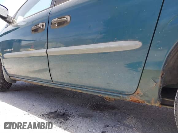 2001 Dodge Caravan with VIN 1B8GP25B21B100862, listed as a IAAI auction lot 41824849 with 159,930 mi miles and . Bid and sale history available at DreamBid. Image 12.
