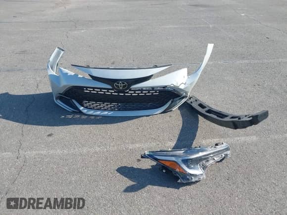 2024 Toyota Corolla XSE z VIN JTNC4MBE0R3217931, wystawiony jako IAAI lot #42579841 z przebiegiem 26 832 mil mil oraz . Historia ofert i sprzedaży dostępna na DreamBid. Obrazek 12.