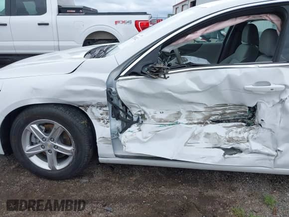 2022 Chevrolet Malibu LS с VIN 1G1ZC5ST7NF179492, выставлен на аукционе IAAI как лот 42330242 с пробегом 108 368 миль миль и . История ставок и продаж доступна на DreamBid. Изображение 6.