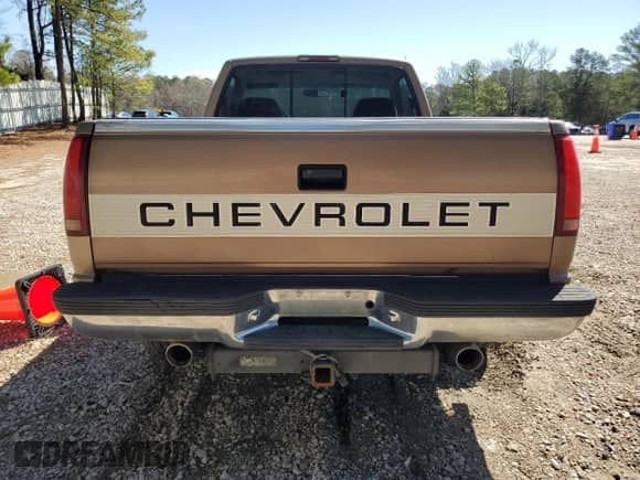 1997 Chevrolet Silverado 1500 with VIN 1GCEC14R4VZ211975, listed as a Copart auction lot 50190115 with 132,978 mi miles and Salvage title. Bid and sale history available at DreamBid. Image 6.
