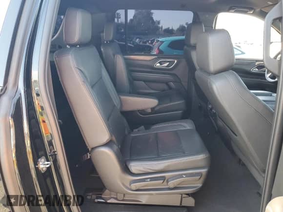 2022 Chevrolet Suburban LT с VIN 1GNSCCKT1NR305591, выставлен на аукционе Copart как лот 49726425 с пробегом 121 364 миль миль и Списание • Salvage title. История ставок и продаж доступна на DreamBid. Изображение 12.