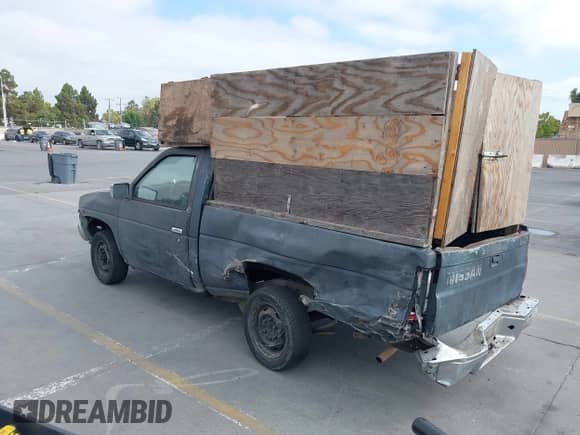 1994 Nissan Frontier z VIN 1N6SD11S1RC357764, wystawiony jako IAAI lot #43051089 z przebiegiem 271 286 mil mil oraz . Historia ofert i sprzedaży dostępna na DreamBid. Obrazek 3.