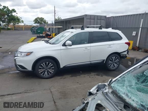 2020 Mitsubishi Outlander ES с VIN JA4AZ3A32LZ003688, выставлен на аукционе IAAI как лот 43371741 с пробегом 51 186 миль миль и . История ставок и продаж доступна на DreamBid. Изображение 15.