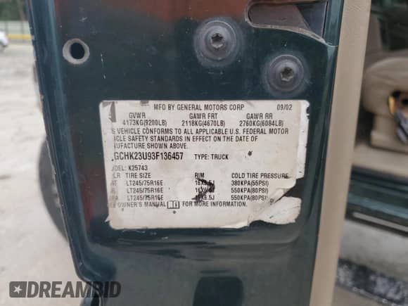 2003 Chevrolet Silverado 2500HD LT z VIN 1GCHK23U93F136457, wystawiony jako Copart lot #70617995 z przebiegiem 223 082 mil mil oraz Szkoda całkowita • Salvage title. Historia ofert i sprzedaży dostępna na DreamBid. Obrazek 12.