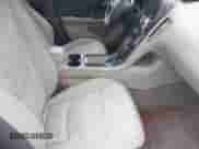 2013 Chevrolet Volt z VIN 1G1RA6E49DU145631, wystawiony jako IAAI lot #43327570 z przebiegiem 104 593 mil mil oraz . Historia ofert i sprzedaży dostępna na DreamBid. Obrazek 5.
