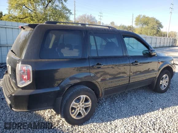 2007 Honda Pilot EX with VIN 2HKYF18417H515536, listed as a Copart auction lot 82419435 with 136,931 mi miles and Salvage title. Bid and sale history available at DreamBid. Image 3.